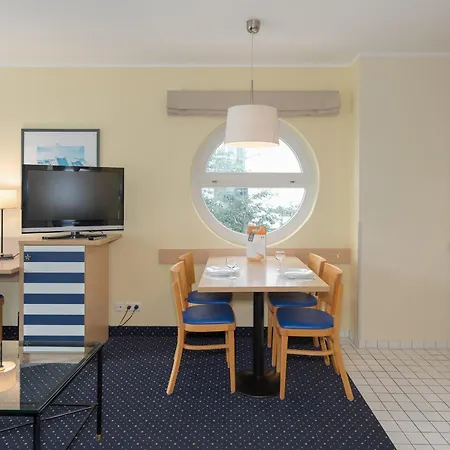 Bernsteinwind An Der Seebruecke Zingst